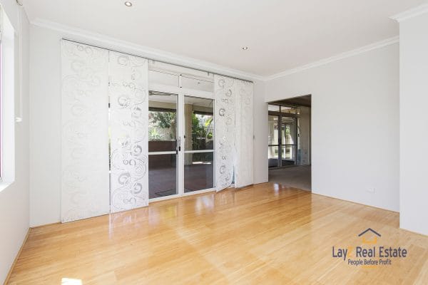 20 Jacqueline Street, Bayswater. Huge 290sqm Modern Home on 1094sqm block - Image 25
