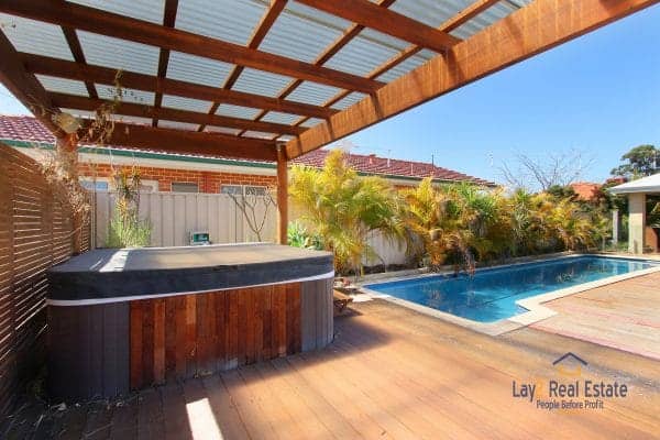 20 Jacqueline Street, Bayswater. Huge 290sqm Modern Home on 1094sqm block - Image 31