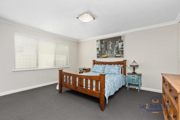19 Sopwith Elbow, MAYLANDS. Spacious Modern Luxury Home - Image 22