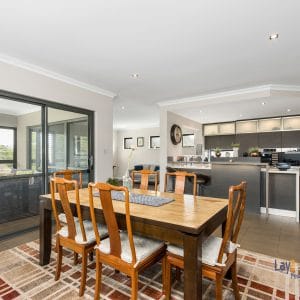 19 Sopwith Elbow, MAYLANDS. Spacious Modern Luxury Home - Image 14