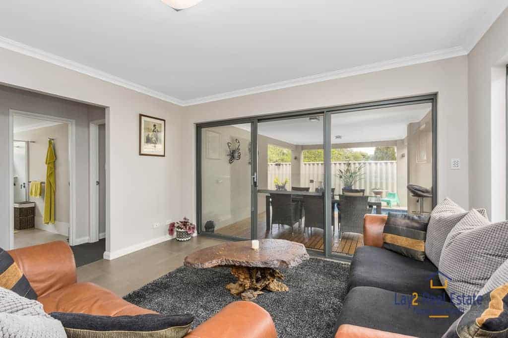 19 Sopwith Elbow, MAYLANDS. Spacious Modern Luxury Home - Image 29