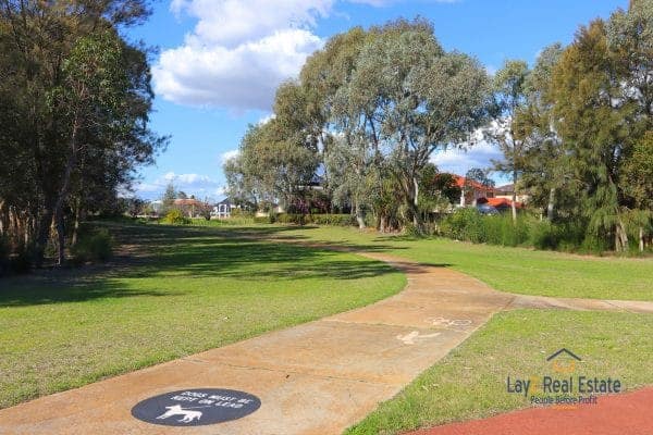 19 Sopwith Elbow, MAYLANDS. Spacious Modern Luxury Home - Image 33