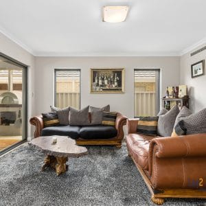 19 Sopwith Elbow, MAYLANDS. Spacious Modern Luxury Home - Image 20