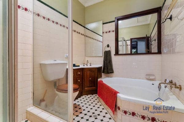 3 Constance St, Bayswater WA 6053. Huge 1091sqm block with comfortable home. Opportunity knocking. - Image 13