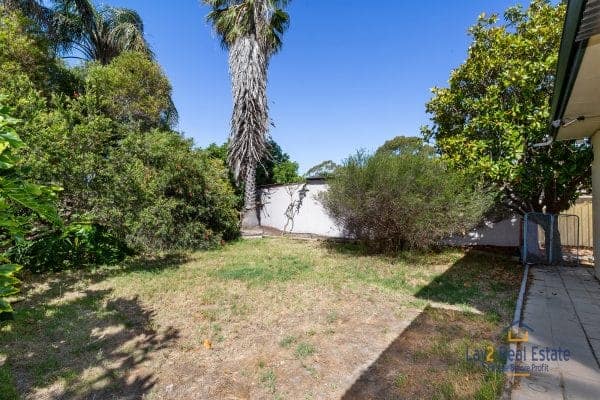 3 Constance St, Bayswater WA 6053. Huge 1091sqm block with comfortable home. Opportunity knocking. - Image 16
