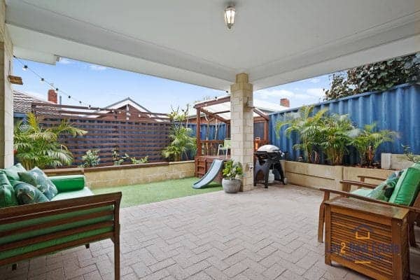 Quiet Bayswater Border Location, Modern 4 x 2 Home. - Image 15