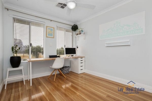 Quiet Bayswater Border Location, Modern 4 x 2 Home. - Image 14