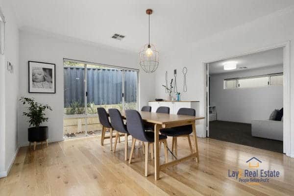 Quiet Bayswater Border Location, Modern 4 x 2 Home. - Image 7