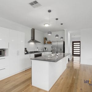 Quiet Bayswater Border Location, Modern 4 x 2 Home. - Image 5