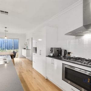 Quiet Bayswater Border Location, Modern 4 x 2 Home. - Image 3
