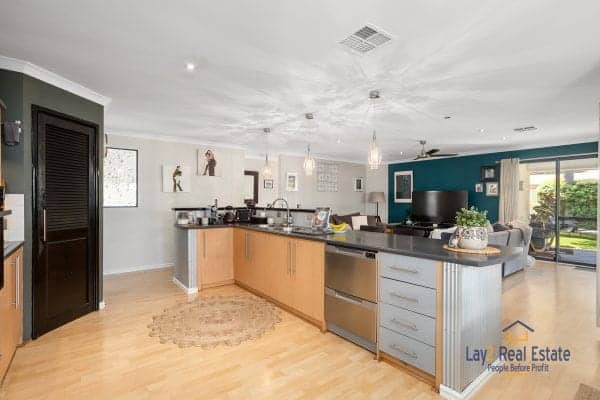 25 Jacqueline Street, Ashfield - Bayswater Border - Modern, Stylish 4 Bedroom Home  - Ideal for Couples, Professionals or Downsizers. - Image 9