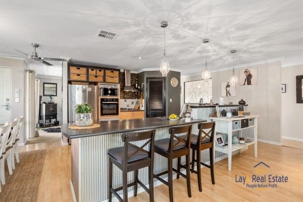 25 Jacqueline Street, Ashfield - Bayswater Border - Modern, Stylish 4 Bedroom Home  - Ideal for Couples, Professionals or Downsizers. - Image 4