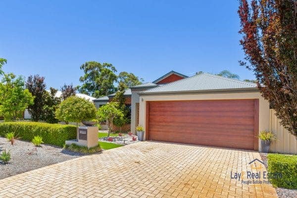 25 Jacqueline Street, Ashfield - Bayswater Border - Modern, Stylish 4 Bedroom Home  - Ideal for Couples, Professionals or Downsizers. - Image 21