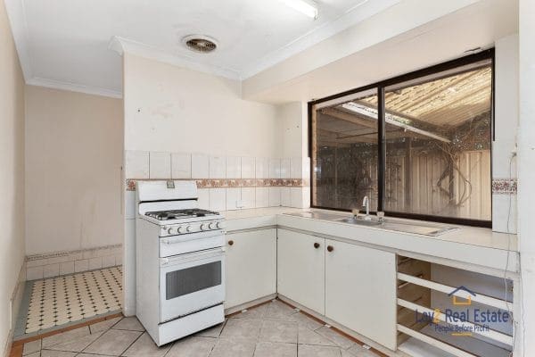 26B Colwyn Road Bayswater 6053 - Brick 3 Bedroom Duplex Half on 381sqm Block. - Image 7