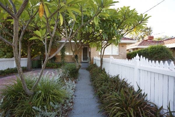 6 Kitchener Avenue Bayswater 6053 - Big Block, Great Location, Comfortable Home