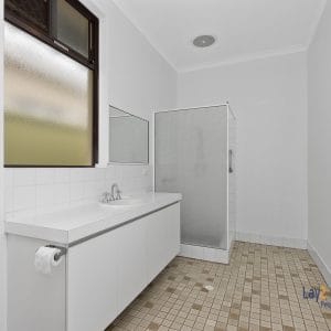 32 Leake Street Bayswater 6053  - Family Home in Superior Location! - Image 11
