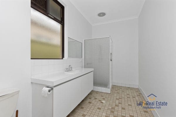 32 Leake Street Bayswater 6053  - Family Home in Superior Location! - Image 11