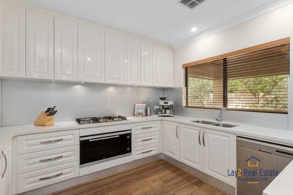 12 Jacqueline Street Bayswater WA 6053 - It's Beautiful Inside and Out. 3 Bed, 2 Bath, 2 Living Areas. - Image 7