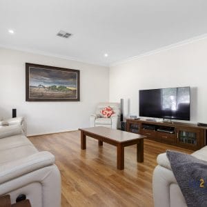 12 Jacqueline Street Bayswater WA 6053 - It's Beautiful Inside and Out. 3 Bed, 2 Bath, 2 Living Areas. - Image 5