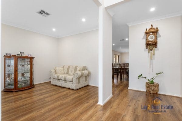 12 Jacqueline Street Bayswater WA 6053 - It's Beautiful Inside and Out. 3 Bed, 2 Bath, 2 Living Areas. - Image 4