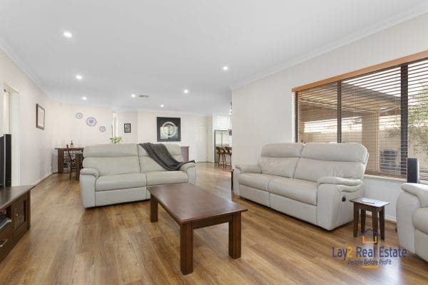 12 Jacqueline Street Bayswater WA 6053 - It's Beautiful Inside and Out. 3 Bed, 2 Bath, 2 Living Areas. - Image 10