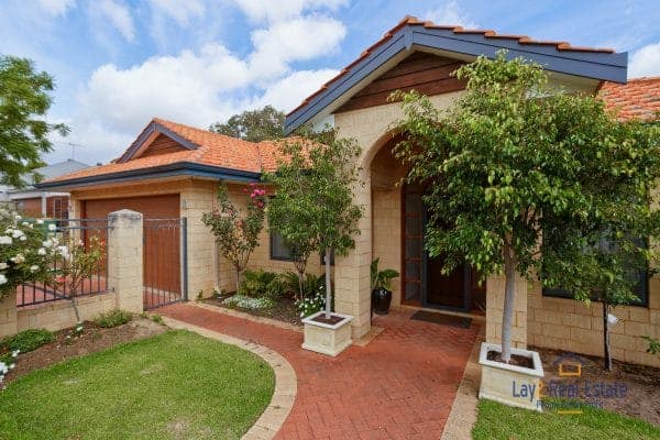 12 Jacqueline Street Bayswater WA 6053 - It's Beautiful Inside and Out. 3 Bed, 2 Bath, 2 Living Areas. - Image 3