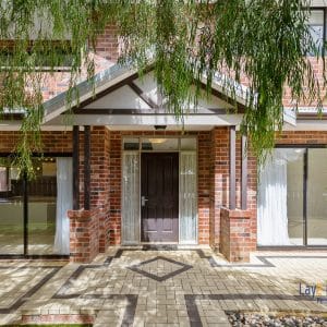 30 Cobden Street Bayswater WA 6053 - Modern 2014 Built Spacious 2 Storey Home