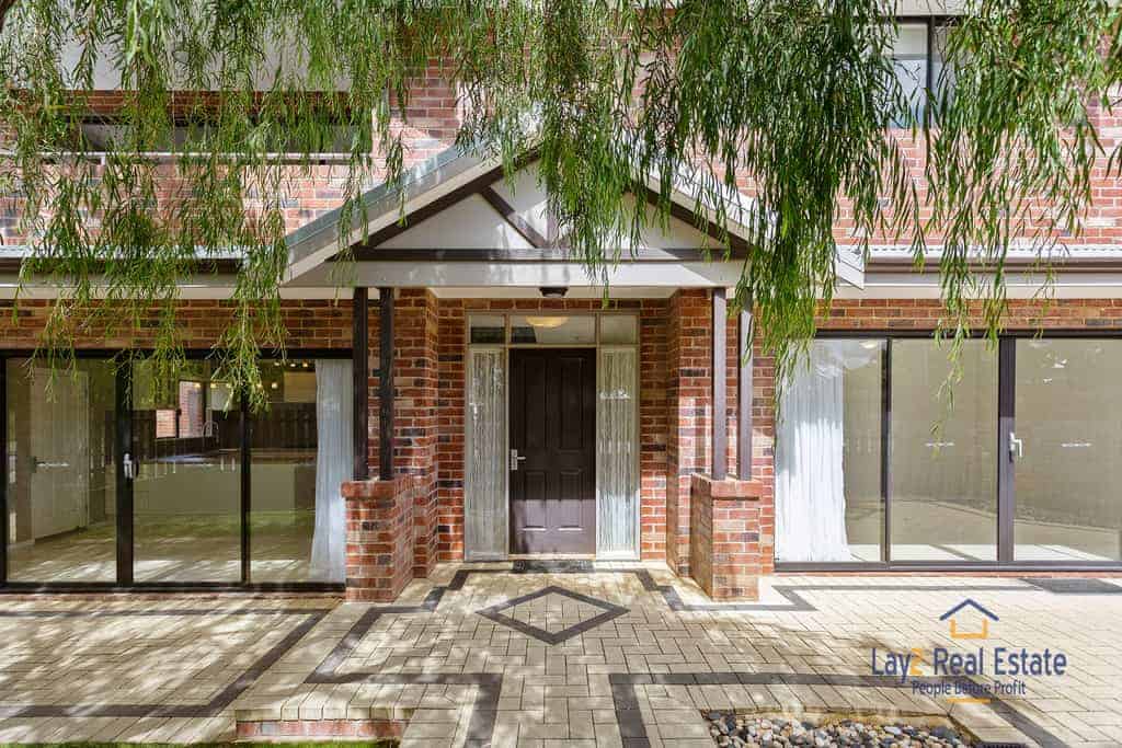 30 Cobden Street Bayswater WA 6053 – Modern 2014 Built Spacious 2 Storey Home, Bayswater Wa 6053 – Modern 2014 Built Spacious 2 Storey Home - Image 1