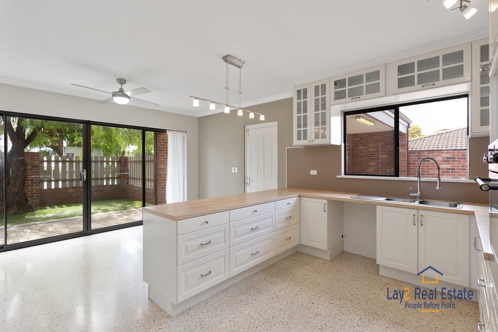 30 Cobden Street Bayswater WA 6053 - Modern 2014 Built Spacious 2 Storey Home - Image 10