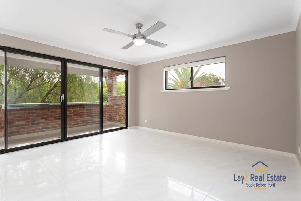 30 Cobden Street Bayswater WA 6053 - Modern 2014 Built Spacious 2 Storey Home - Image 15