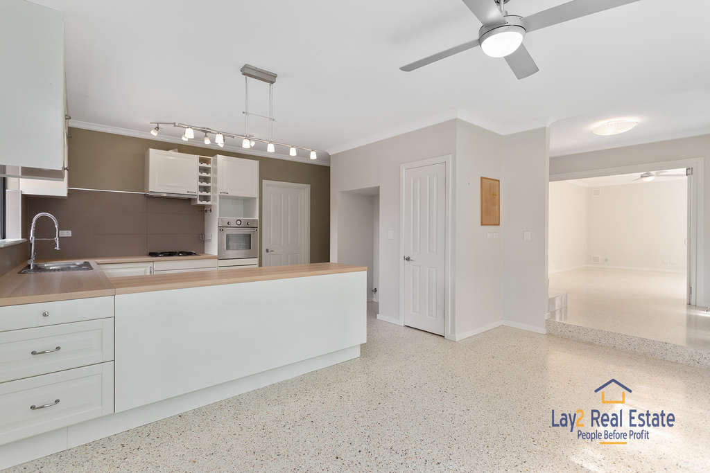 30 Cobden Street Bayswater WA 6053 - Modern 2014 Built Spacious 2 Storey Home - Image 11