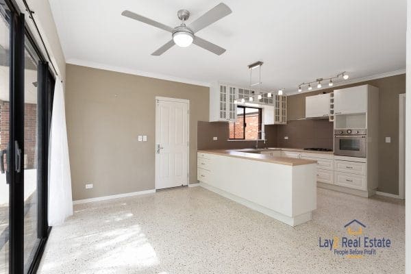 30 Cobden Street Bayswater WA 6053 - Modern 2014 Built Spacious 2 Storey Home - Image 12