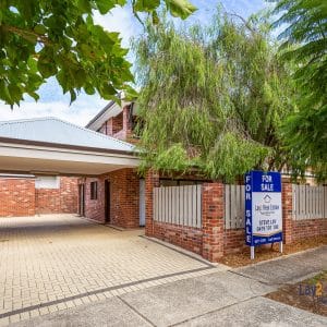30 Cobden Street Bayswater WA 6053 - Modern 2014 Built Spacious 2 Storey Home - Image 4