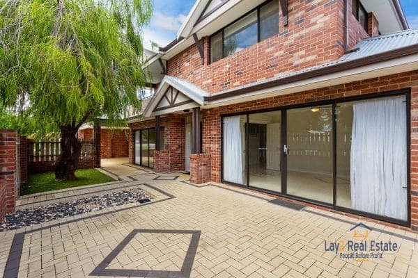 30 Cobden Street Bayswater WA 6053 - Modern 2014 Built Spacious 2 Storey Home - Image 3