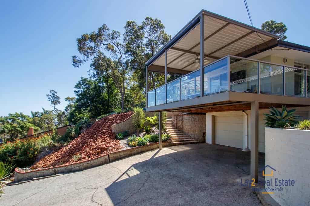 34 Landor Road Gooseberry Hill WA 6076 Unique 4 Bedroom Home with Pool and Magnificent Valley and Coastal Views - Image 3