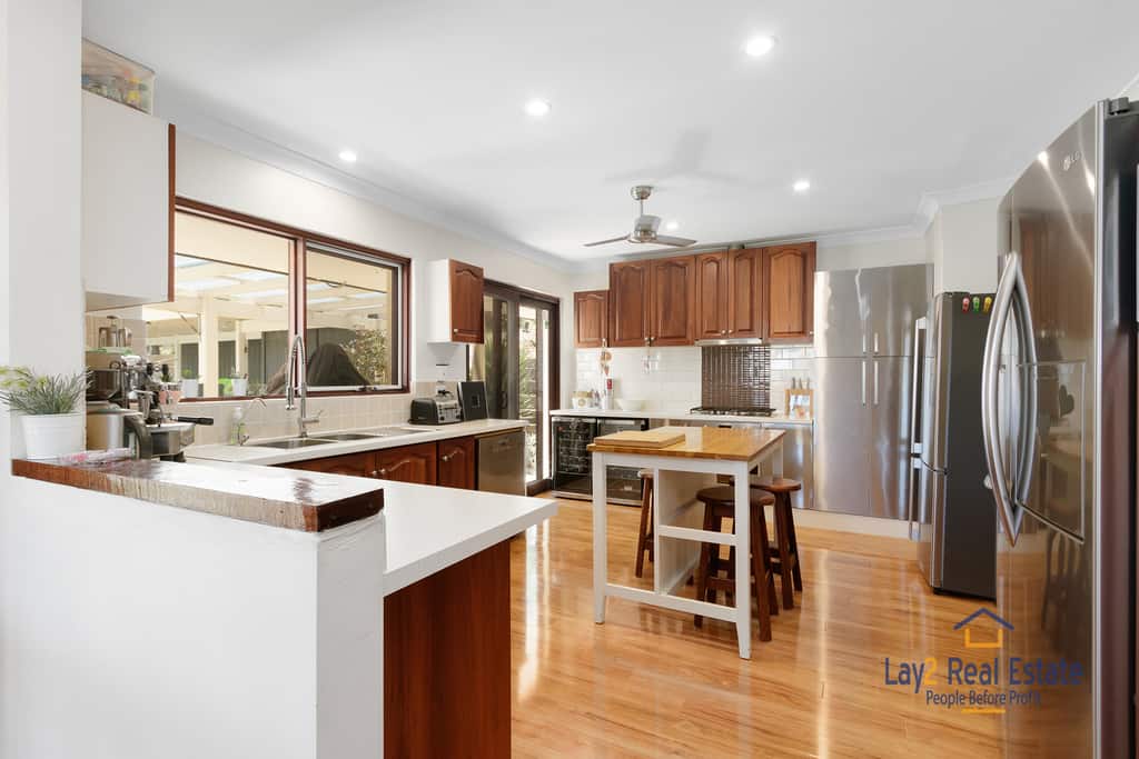 34 Landor Road Gooseberry Hill WA 6076 Unique 4 Bedroom Home with Pool and Magnificent Valley and Coastal Views - Image 10
