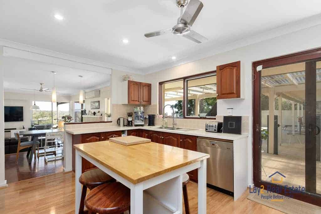 34 Landor Road Gooseberry Hill WA 6076 Unique 4 Bedroom Home with Pool and Magnificent Valley and Coastal Views - Image 12