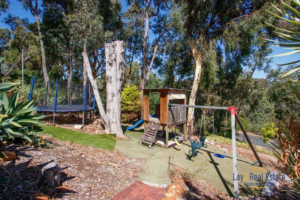 34 Landor Road Gooseberry Hill WA 6076 Unique 4 Bedroom Home with Pool and Magnificent Valley and Coastal Views - Image 31