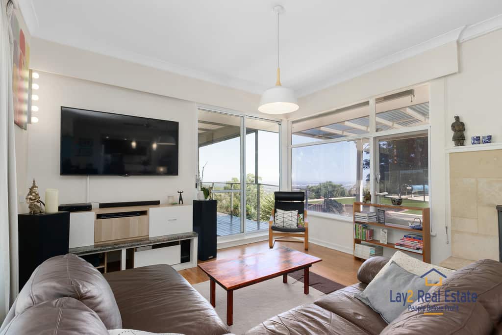 34 Landor Road Gooseberry Hill WA 6076 Unique 4 Bedroom Home with Pool and Magnificent Valley and Coastal Views - Image 17
