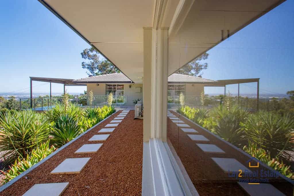 34 Landor Road Gooseberry Hill WA 6076 Unique 4 Bedroom Home with Pool and Magnificent Valley and Coastal Views - Image 8