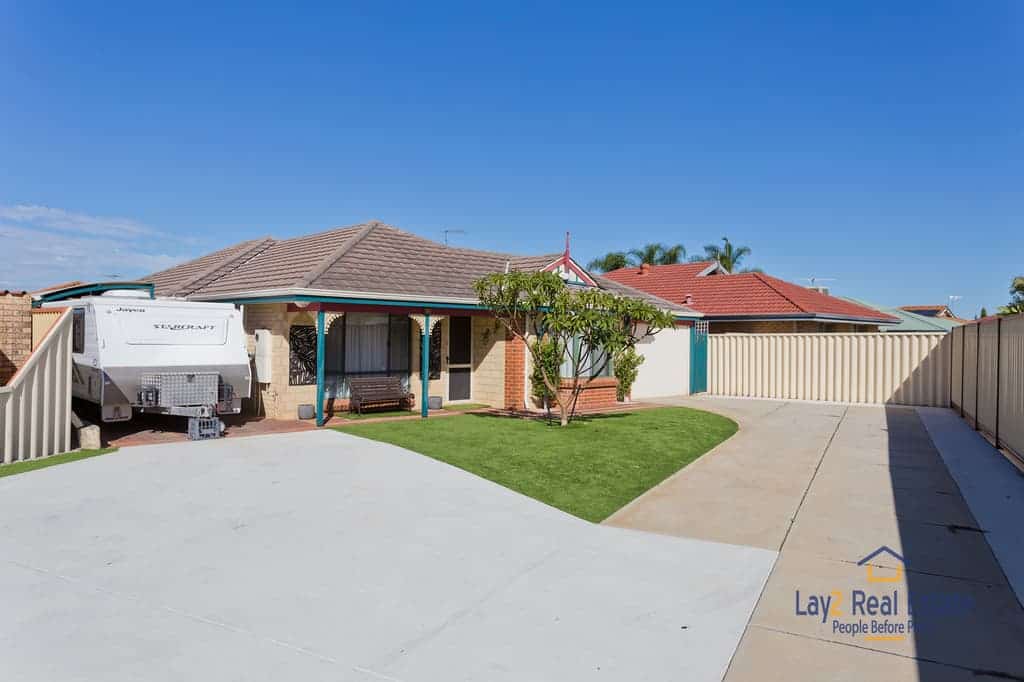 10 McKinley Court, Caversham WA 6065. Affordable Low Maintenance 3 bedroom home on 584sqm