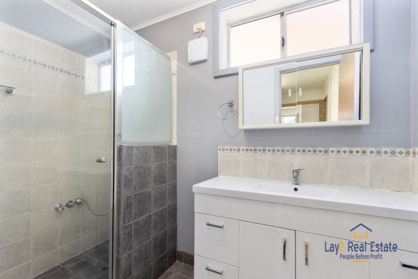 11 Murray Street Bayswater WA 6053. Unrenovated Circa 1918 Character. - Image 10