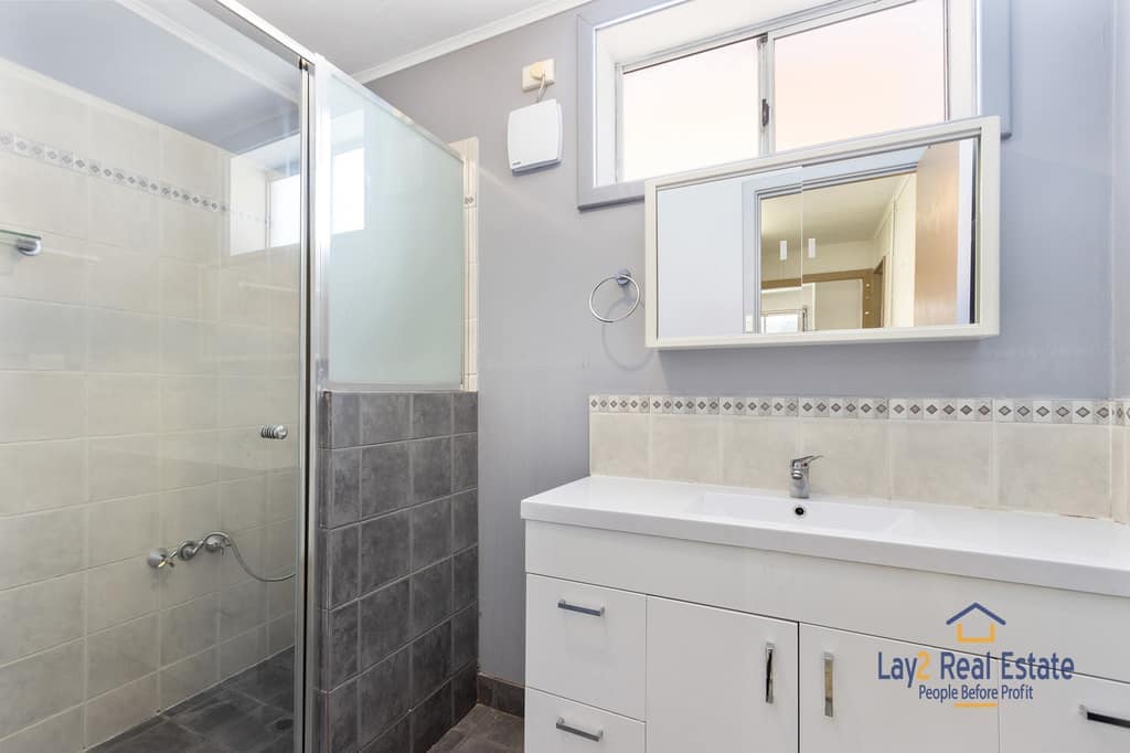 11 Murray Street Bayswater WA 6053. Unrenovated Circa 1918 Character. - Image 10