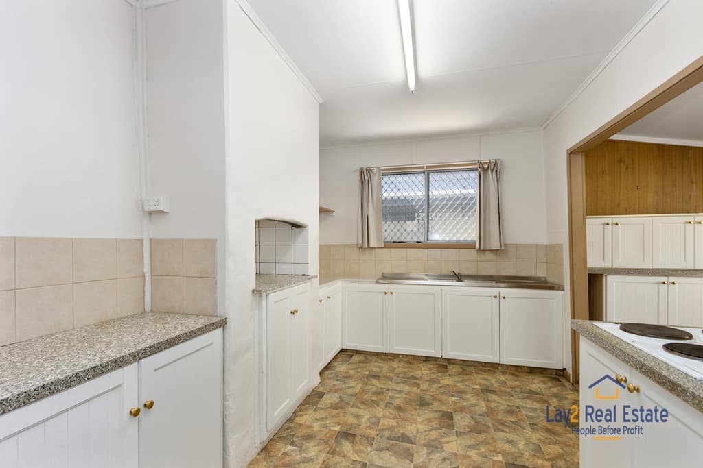 11 Murray Street Bayswater WA 6053. Unrenovated Circa 1918 Character. - Image 7