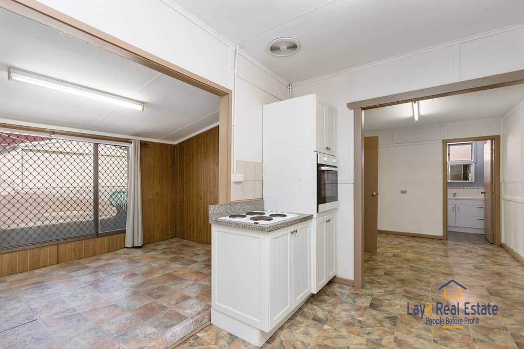 11 Murray Street Bayswater WA 6053. Unrenovated Circa 1918 Character. - Image 6