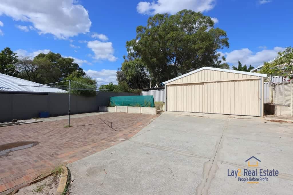 11 Murray Street Bayswater WA for sale - house images.