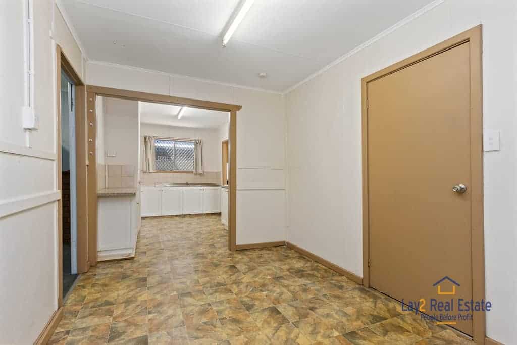 11 Murray Street Bayswater WA 6053. Unrenovated Circa 1918 Character. - Image 14