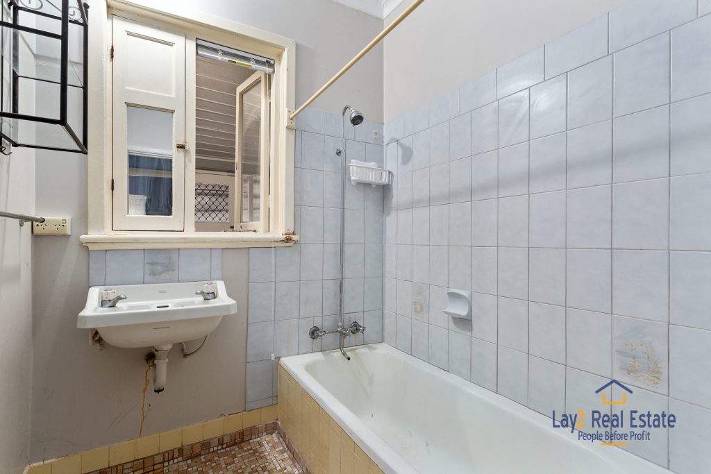 Bathroom image at 365 Crawford Road Inglewood WA - for sale by Lay2 Real Estate.