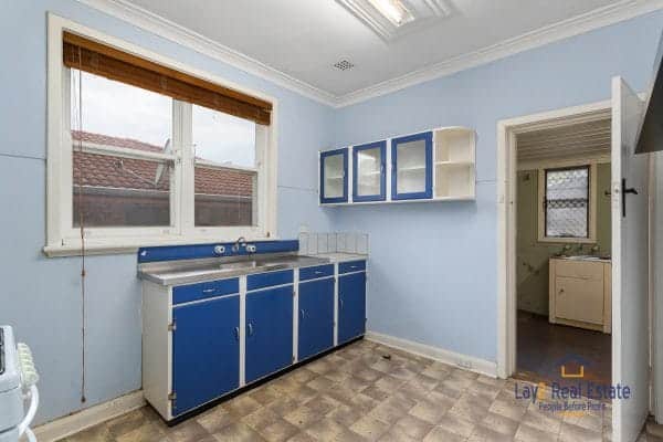 365 Crawford Road Inglewood WA 6052 Antiquated Brick Bungalow Needs Love! - Image 5