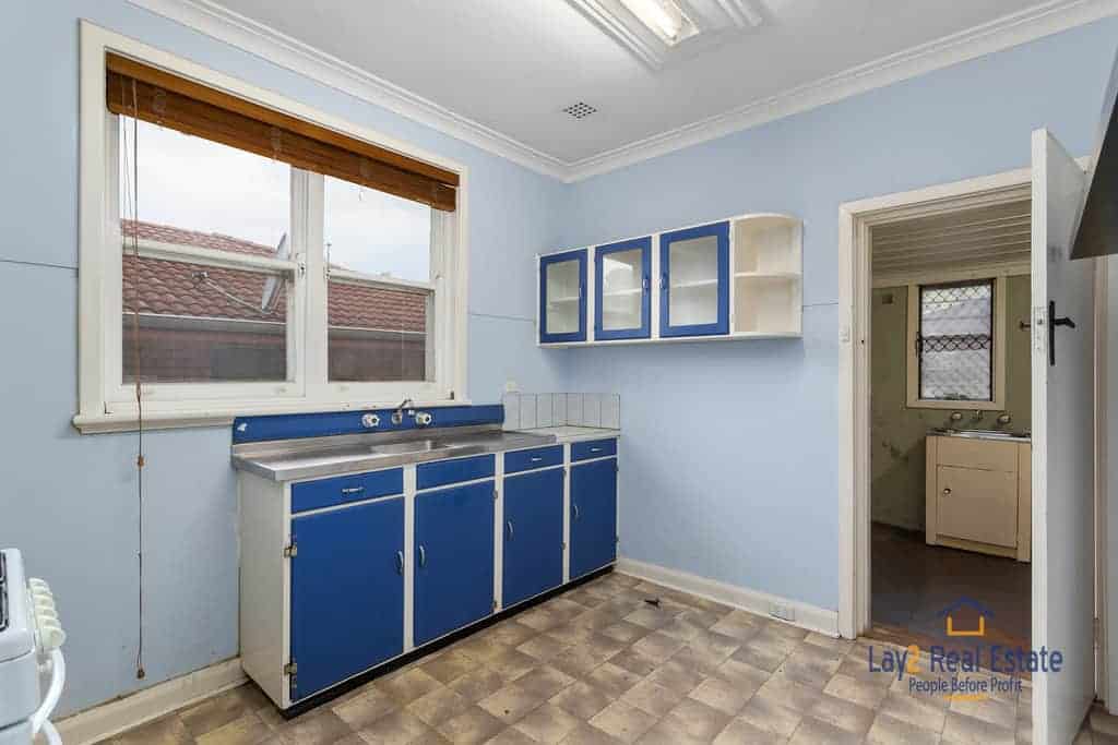 365 Crawford Road Inglewood WA 6052 Antiquated Brick Bungalow Needs Love! - Image 5